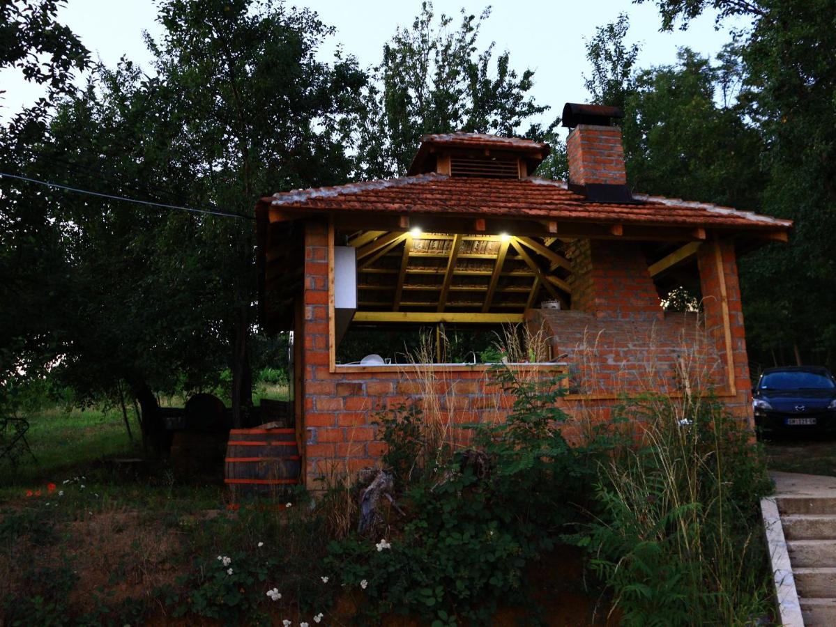 Bungalovi Api-Centar Gornji Milanovac Luaran gambar